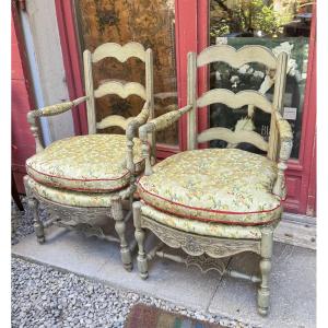 Paire de fauteuils bas de salon dits « arlésiens », époque XVIIIe, peinture d’origine