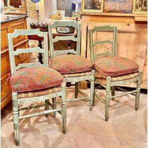 Suite de trois chaises provençales paillées – XVIIIe 