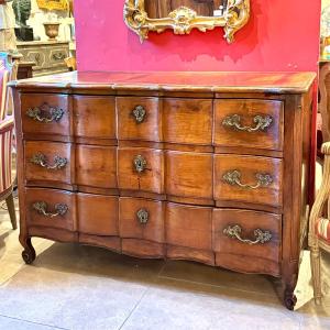 Louis XV-style Walnut Chest Of Drawers – 18th Century
