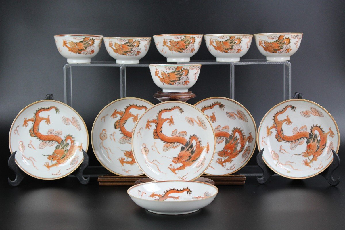 Yongzheng Fer Rouge Surémaillé Et Doré Dragon Tasse Et Soucoupes Dynastie Qing 18e Siècle