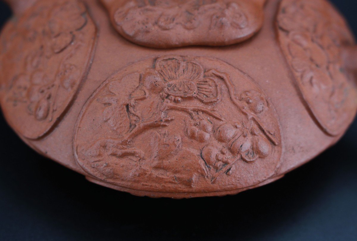 Yixing Teapot Kangxi Chinese Stoneware Qing Dynasty Antique C. 1700 Molded Clay Flattened Pot-photo-1