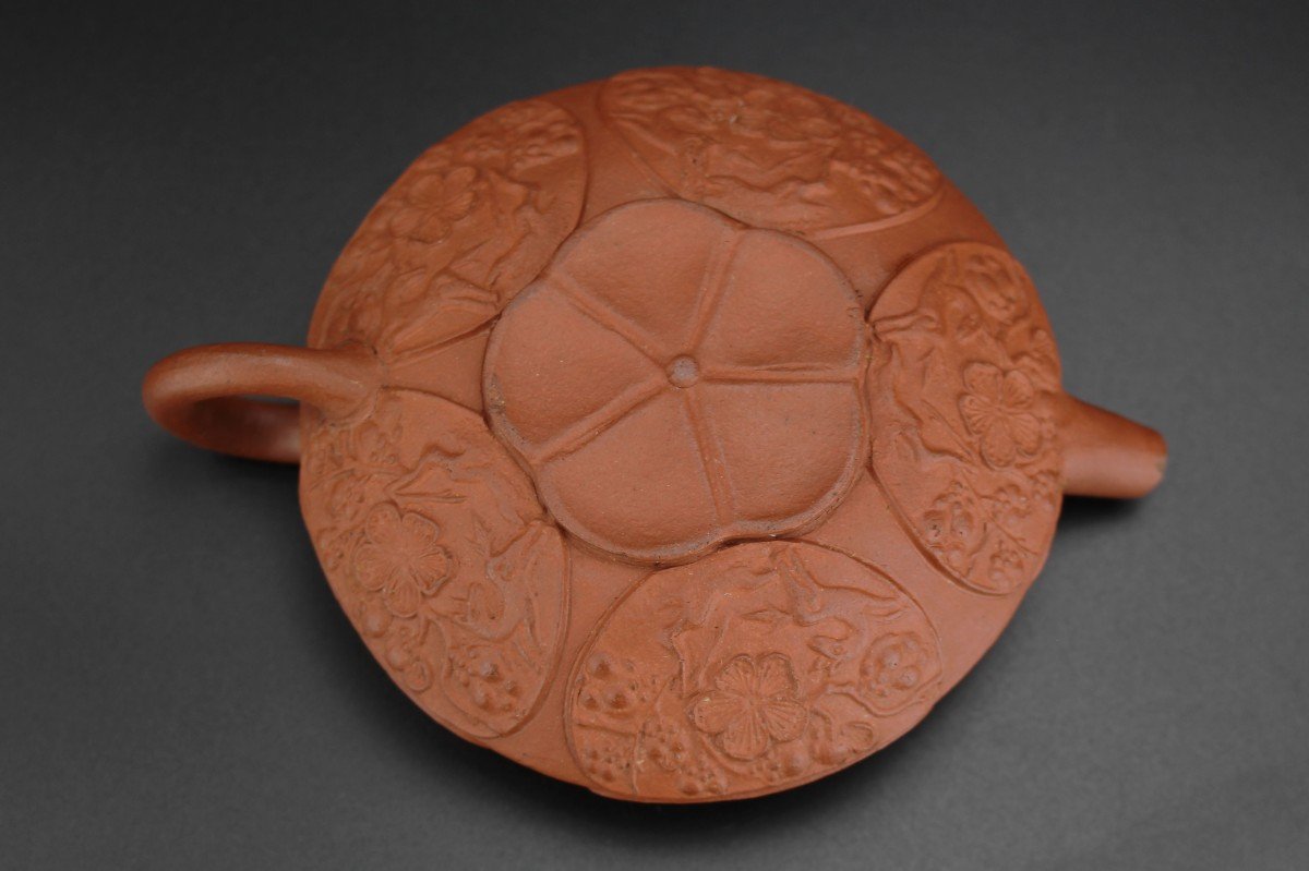 Yixing Teapot Kangxi Chinese Stoneware Qing Dynasty Antique C. 1700 Molded Clay Flattened Pot-photo-2