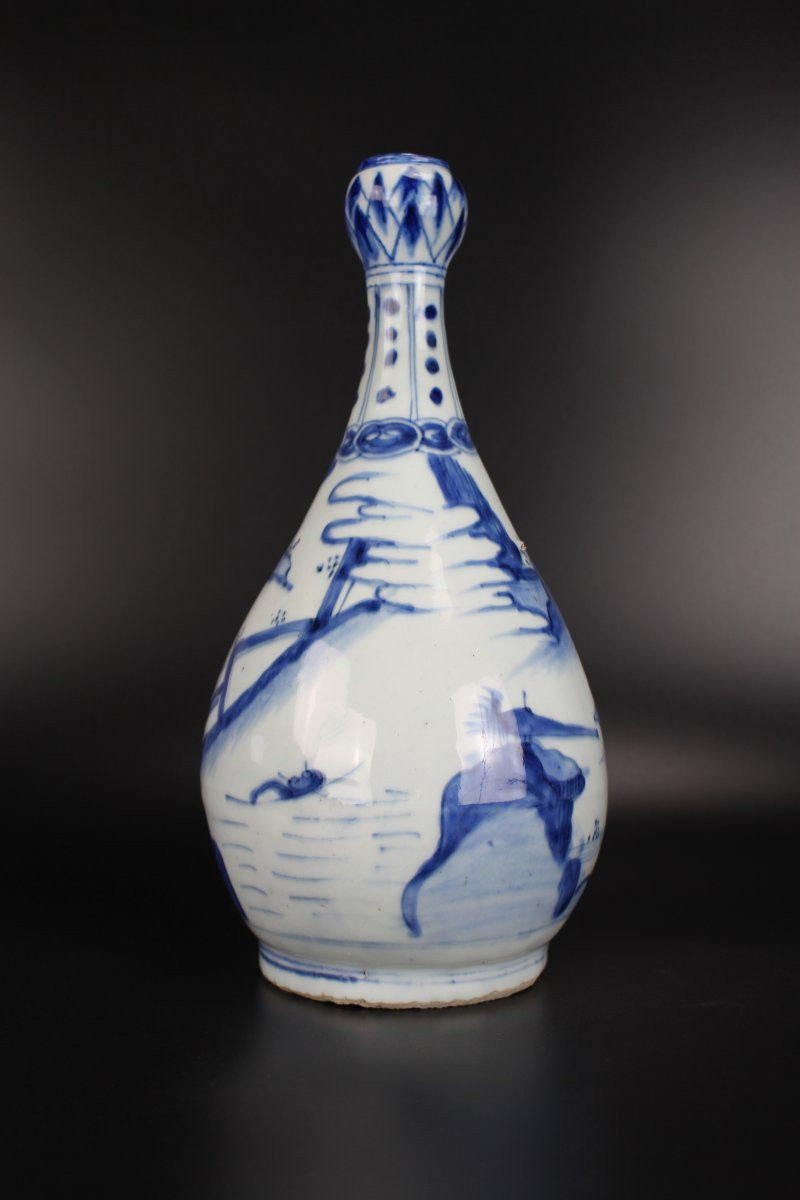 A Chinese Porcelain Blue And White Chinese Bottle Vase, Ming Dynasty, Wanli Period-photo-3