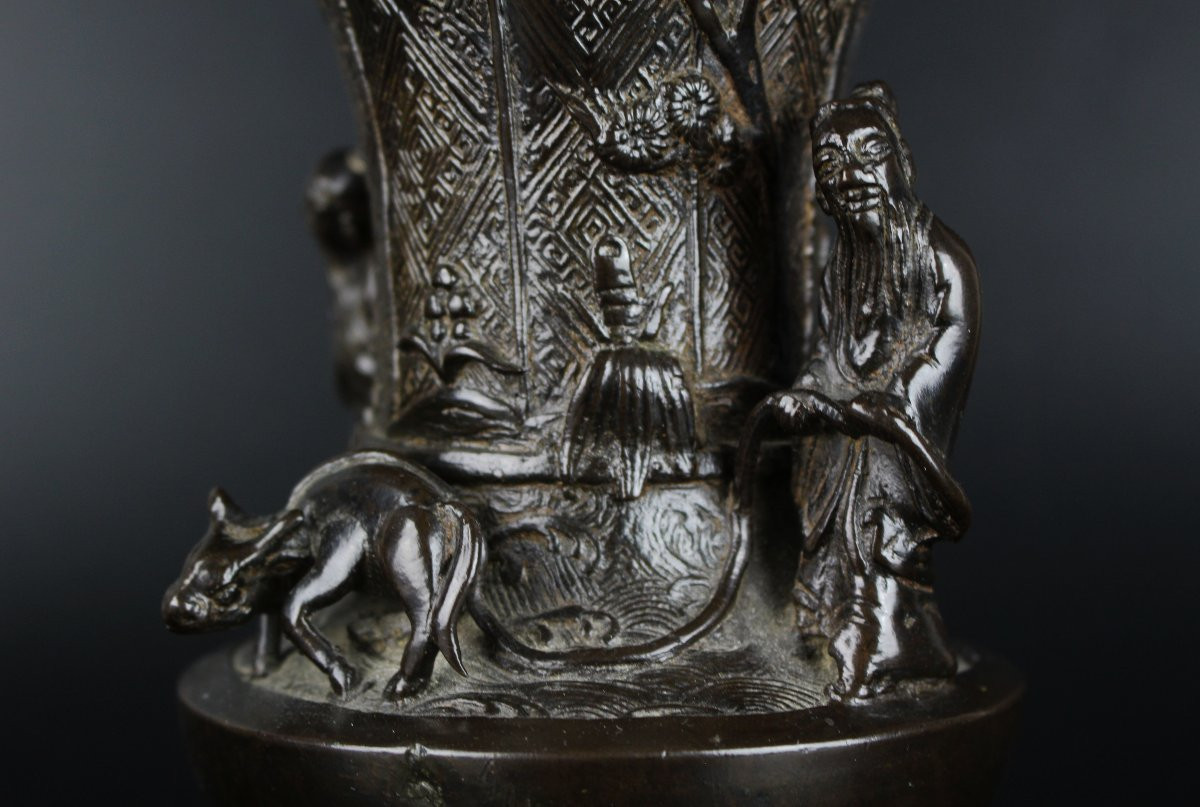 Vase en bronze japonais, époque Edo (1603-1868), première moitié du XVIIe siècle ou XIXe siècle-photo-2