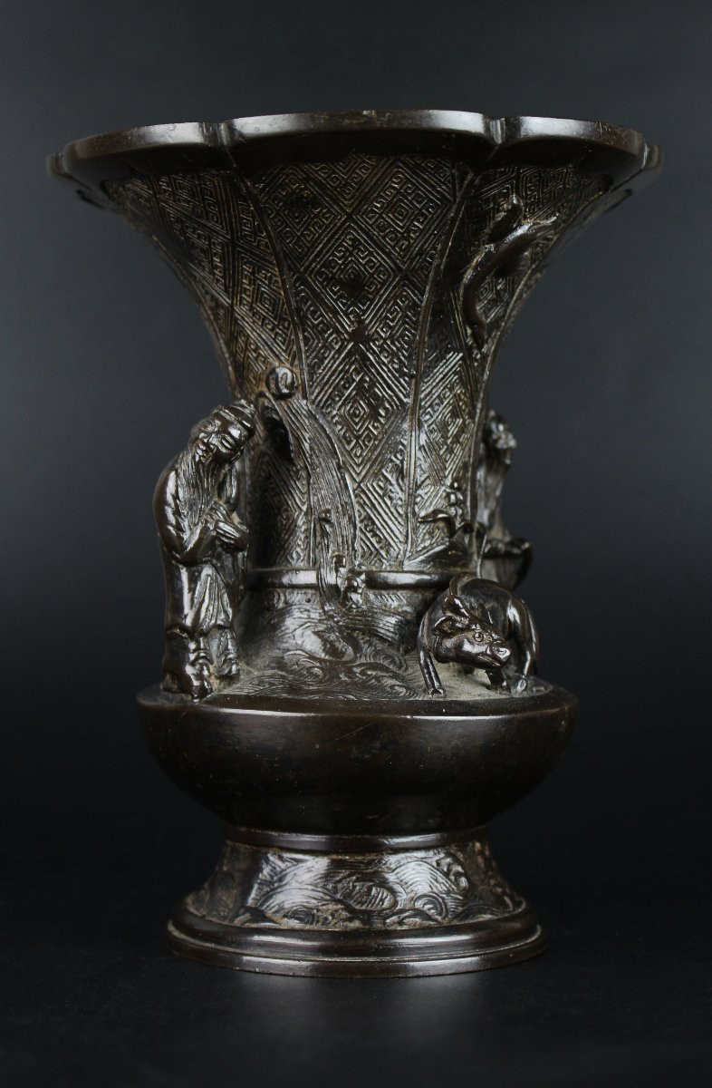 Vase en bronze japonais, époque Edo (1603-1868), première moitié du XVIIe siècle ou XIXe siècle-photo-1