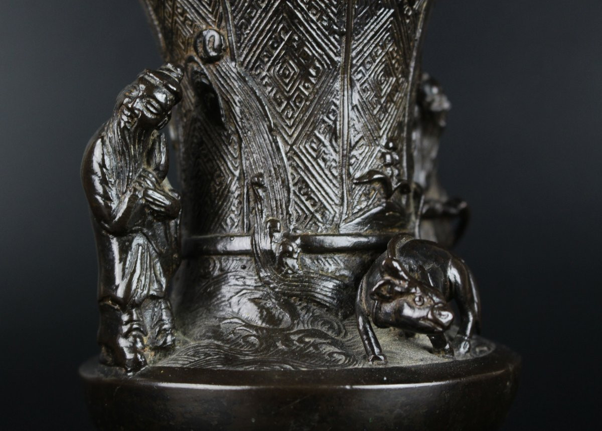 Vase en bronze japonais, époque Edo (1603-1868), première moitié du XVIIe siècle ou XIXe siècle-photo-2