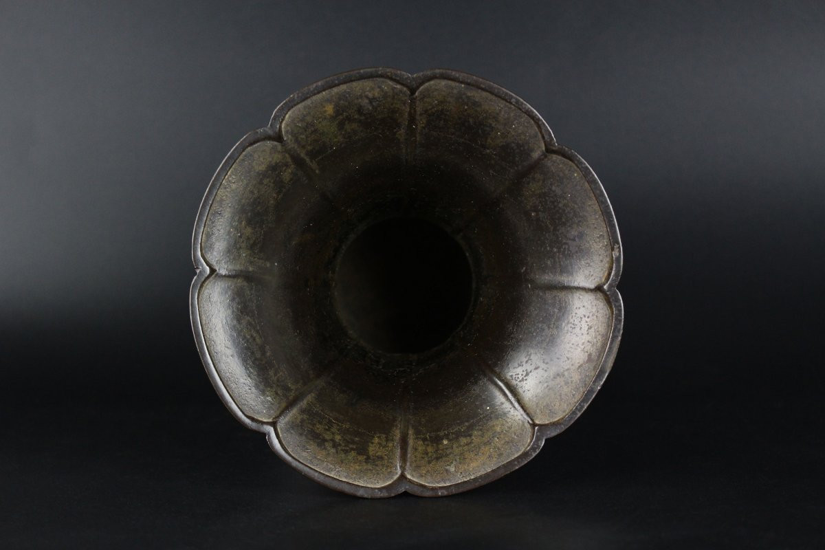 Vase en bronze japonais, époque Edo (1603-1868), première moitié du XVIIe siècle ou XIXe siècle-photo-4