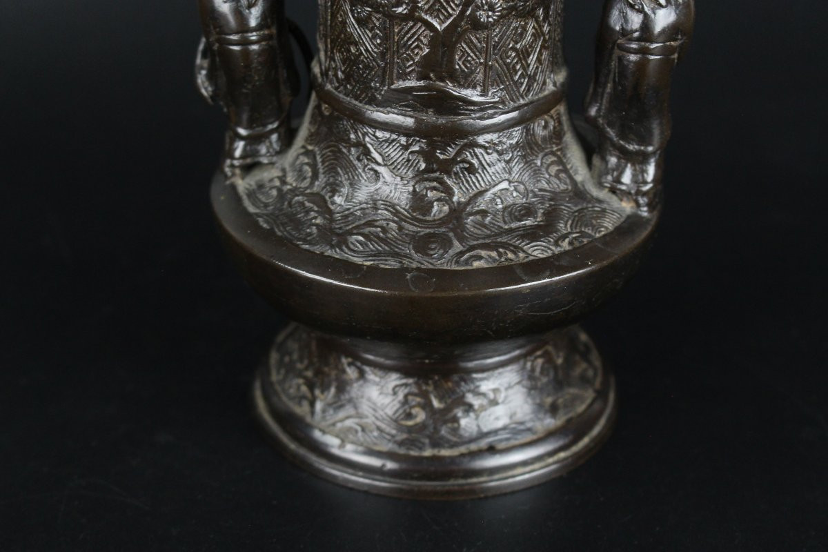 Vase en bronze japonais, époque Edo (1603-1868), première moitié du XVIIe siècle ou XIXe siècle-photo-8