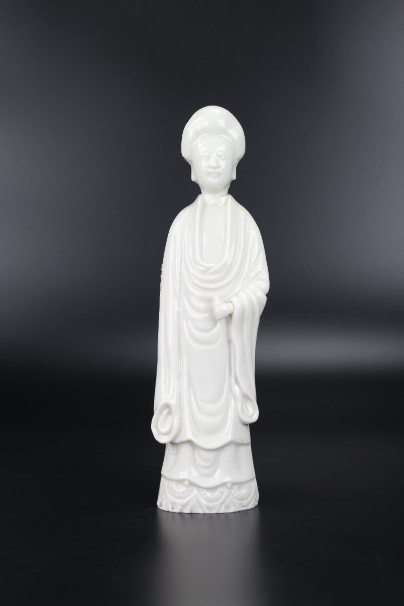 A Chinese Dehua Blanc De Chine Standing Figure Of A Lady With European Hairstyle, Kangxi Period-photo-2