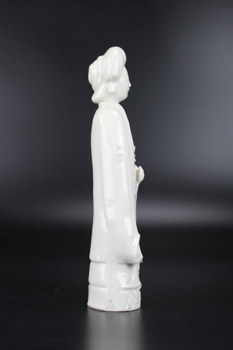 A Chinese Dehua Blanc De Chine Standing Figure Of A Lady With European Hairstyle, Kangxi Period-photo-2
