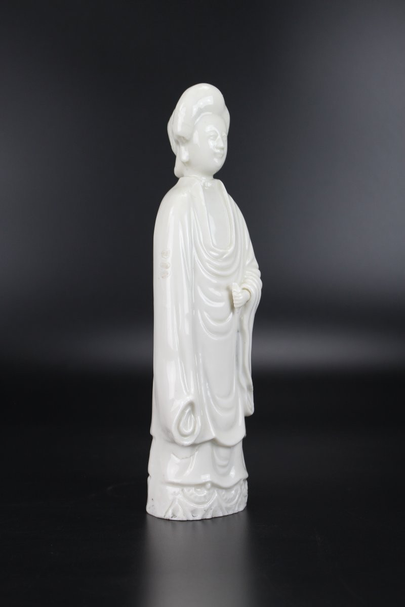 A Chinese Dehua Blanc De Chine Standing Figure Of A Lady With European Hairstyle, Kangxi Period-photo-3