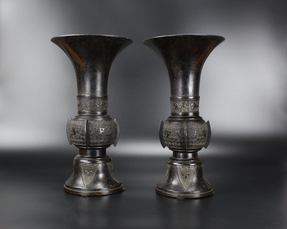 A Pair Of Large Chinese Archaistic Bronze ‘gu' Vases, Ming / Qing Dynasty, 17th-18th Century-photo-2