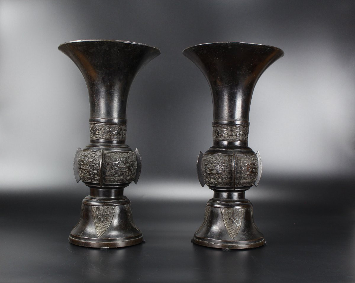 A Pair Of Large Chinese Archaistic Bronze ‘gu' Vases, Ming / Qing Dynasty, 17th-18th Century-photo-3