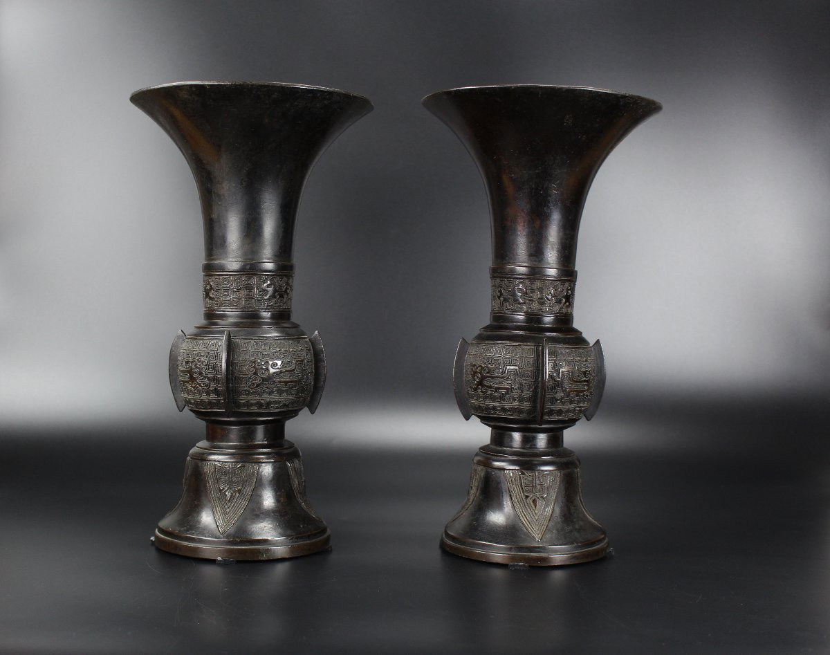 A Pair Of Large Chinese Archaistic Bronze ‘gu' Vases, Ming / Qing Dynasty, 17th-18th Century-photo-4