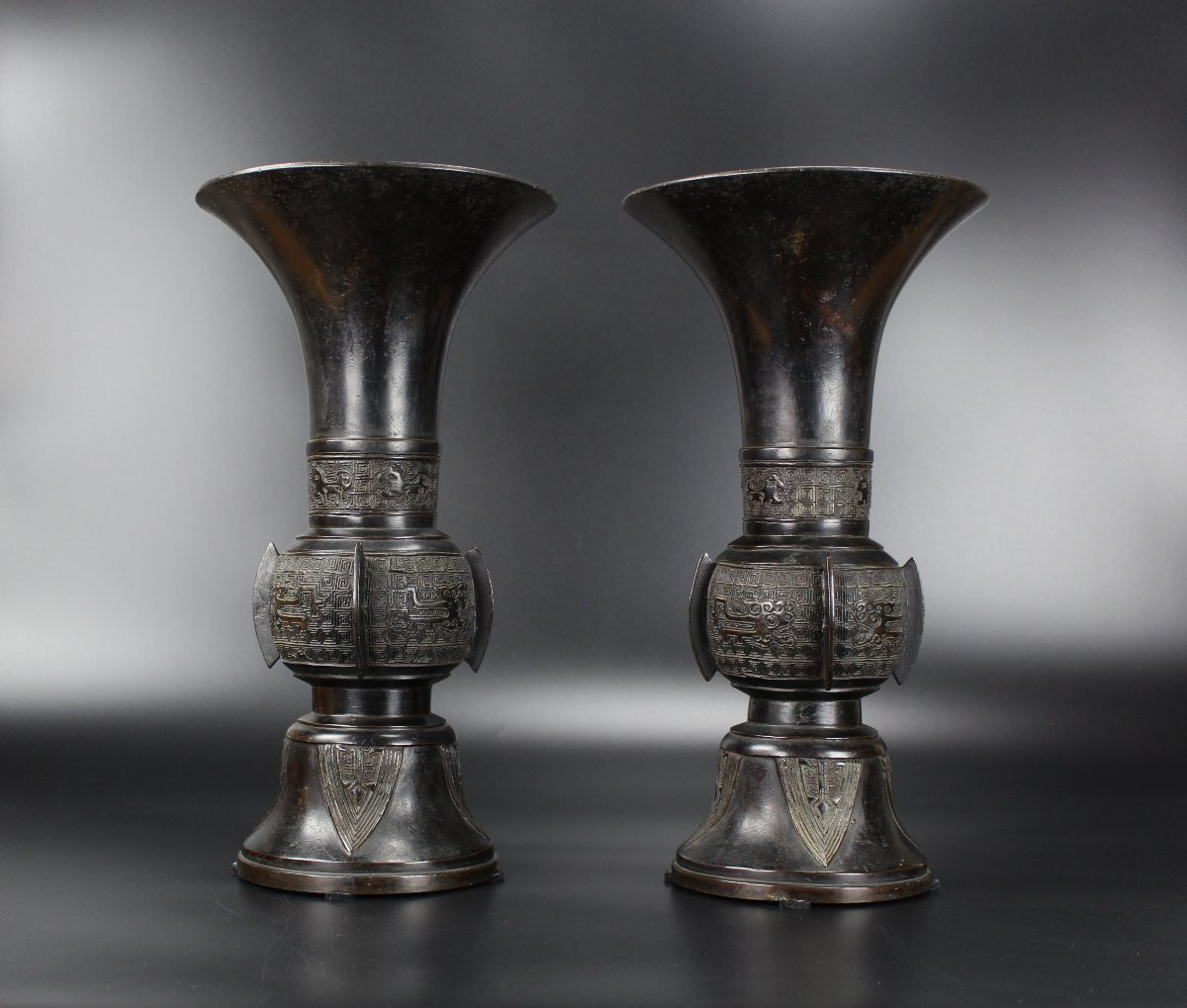 A Pair Of Large Chinese Archaistic Bronze ‘gu' Vases, Ming / Qing Dynasty, 17th-18th Century-photo-1