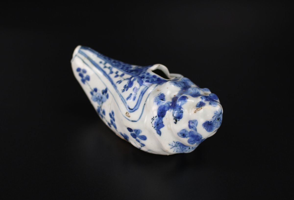 A Chinese Porcelain Blue And White Conch-shaped Water Dropper, Ming Dynasty, Wanli Period-photo-2