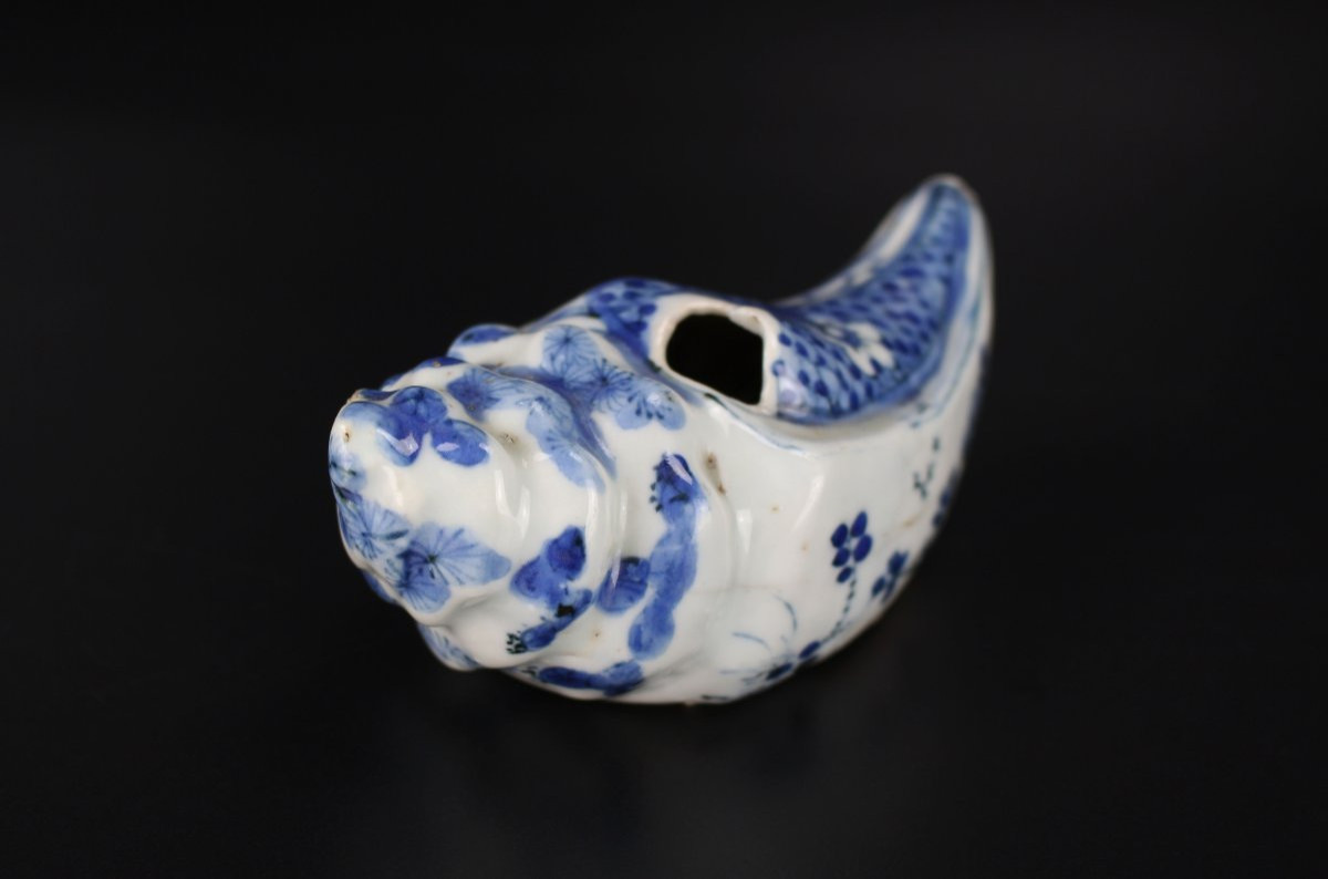A Chinese Porcelain Blue And White Conch-shaped Water Dropper, Ming Dynasty, Wanli Period-photo-3