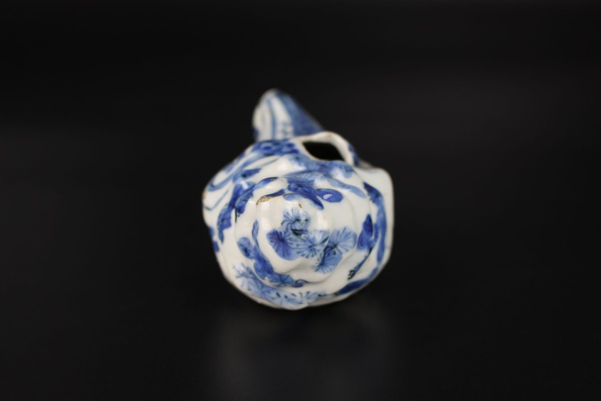 A Chinese Porcelain Blue And White Conch-shaped Water Dropper, Ming Dynasty, Wanli Period-photo-2