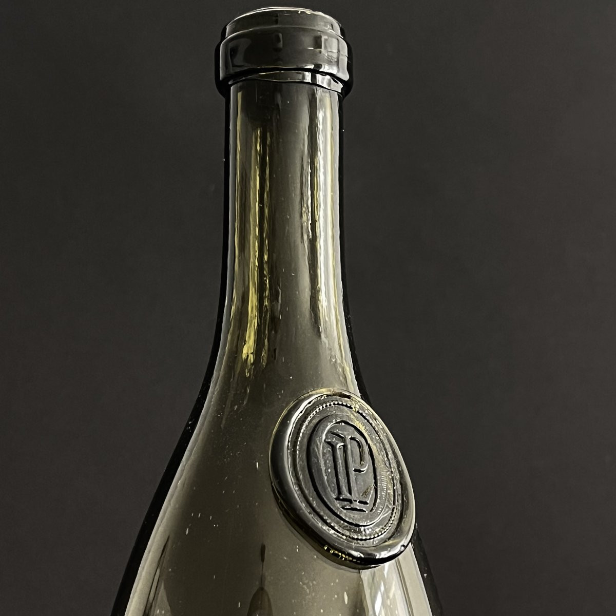 Bouteille de vin en verre de la cave du roi Louis-Philippe cachetée - Restauration XIXe - Royal-photo-4
