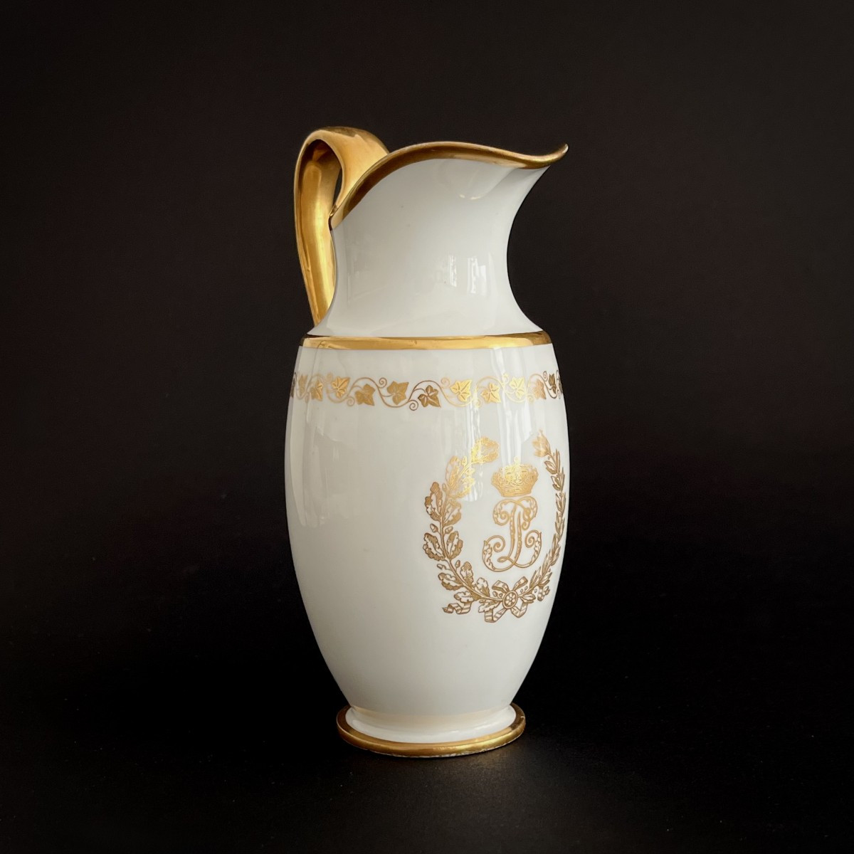 Milk Jug From The Service Des Princes Of King Louis-philippe At The Château Des Tuileries - Sèvres