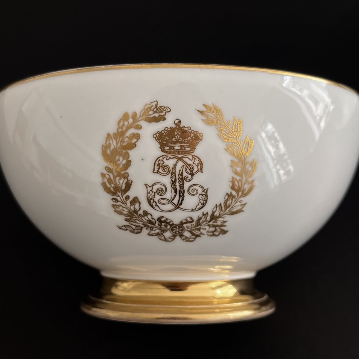 Bol du Service des Bals du roi Louis-Philippe en porcelaine de Sèvres au Château de Bizy-photo-3