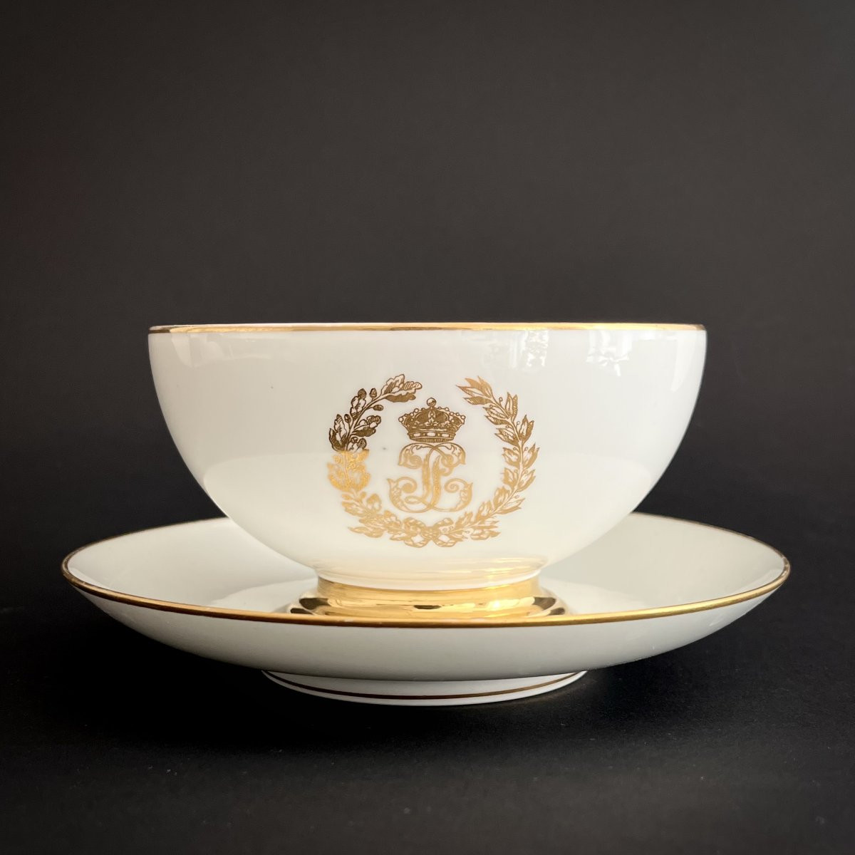 Bol du Service des Bals du roi Louis-Philippe en porcelaine de Sèvres au Château de Bizy-photo-1
