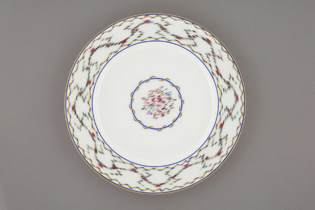 Tasse de la Manufacture Royale de Sèvres,  décor aux chinois et étoffe chinée - XVIIIe siècle-photo-6