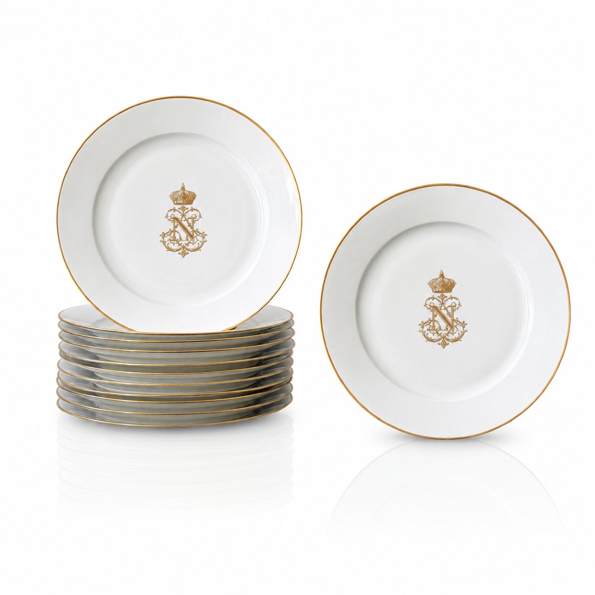A la table de l'Empereur Napoléon III, service pour 12 personnes en porcelaine de Sèvres XIXe