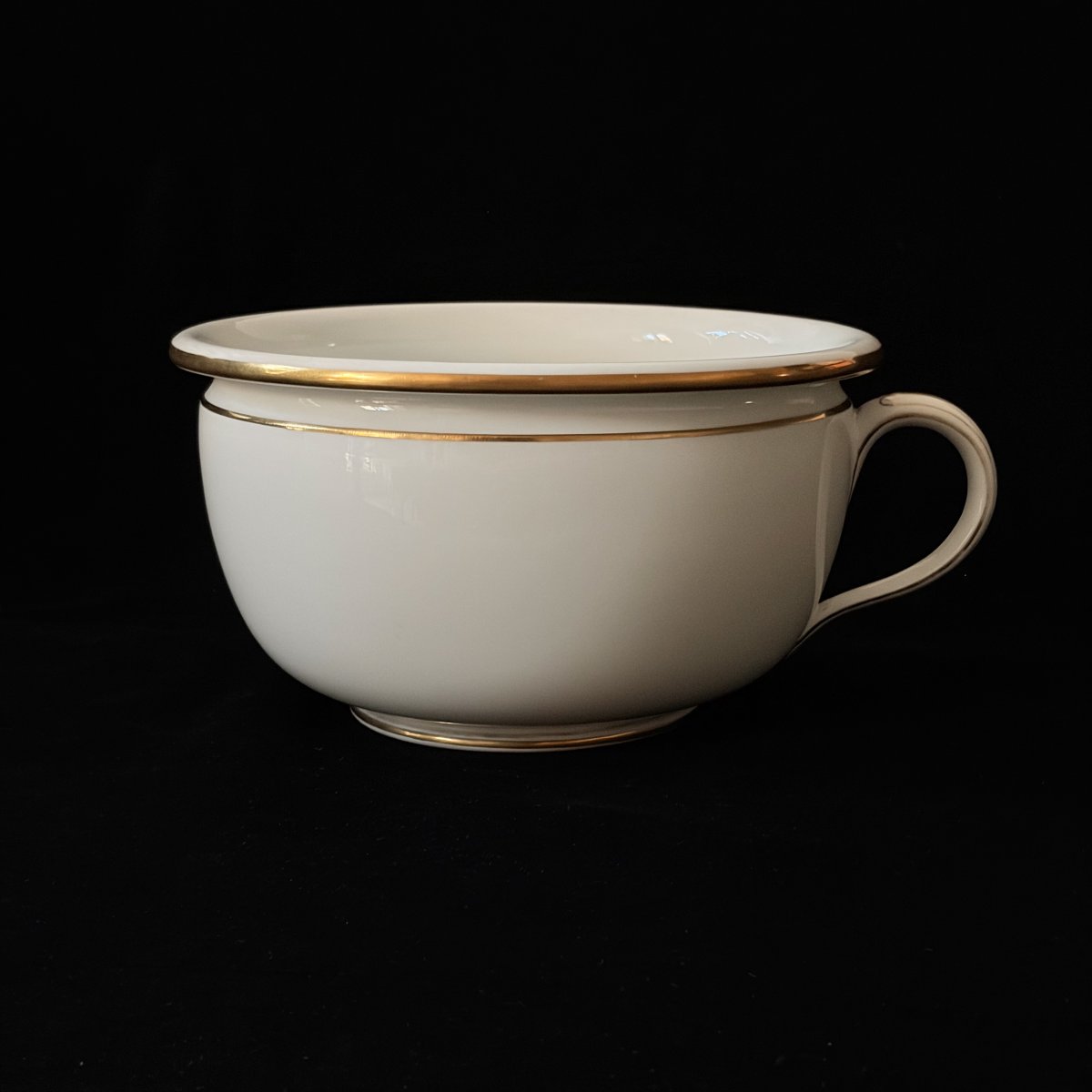 Rare Chamber Pot From Napoleon III’s Service, Made Of 19th-century Sèvres Porcelain-photo-2