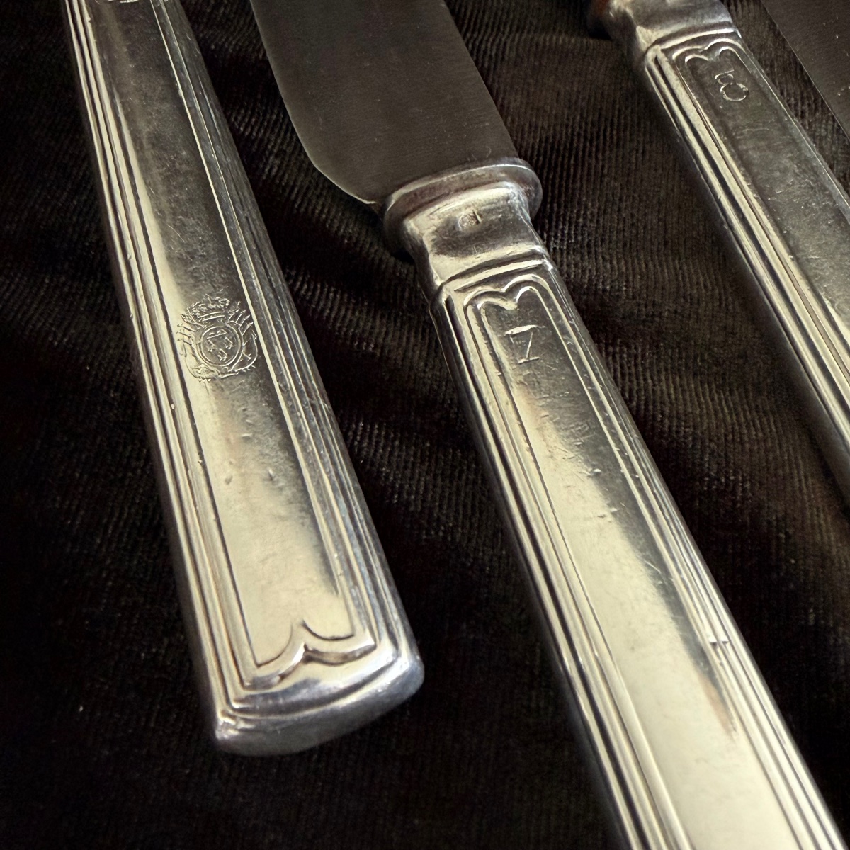 Knives Of King Louis-philippe At The Château d'Eu By Charles Christofle Engraved With Arms-photo-4