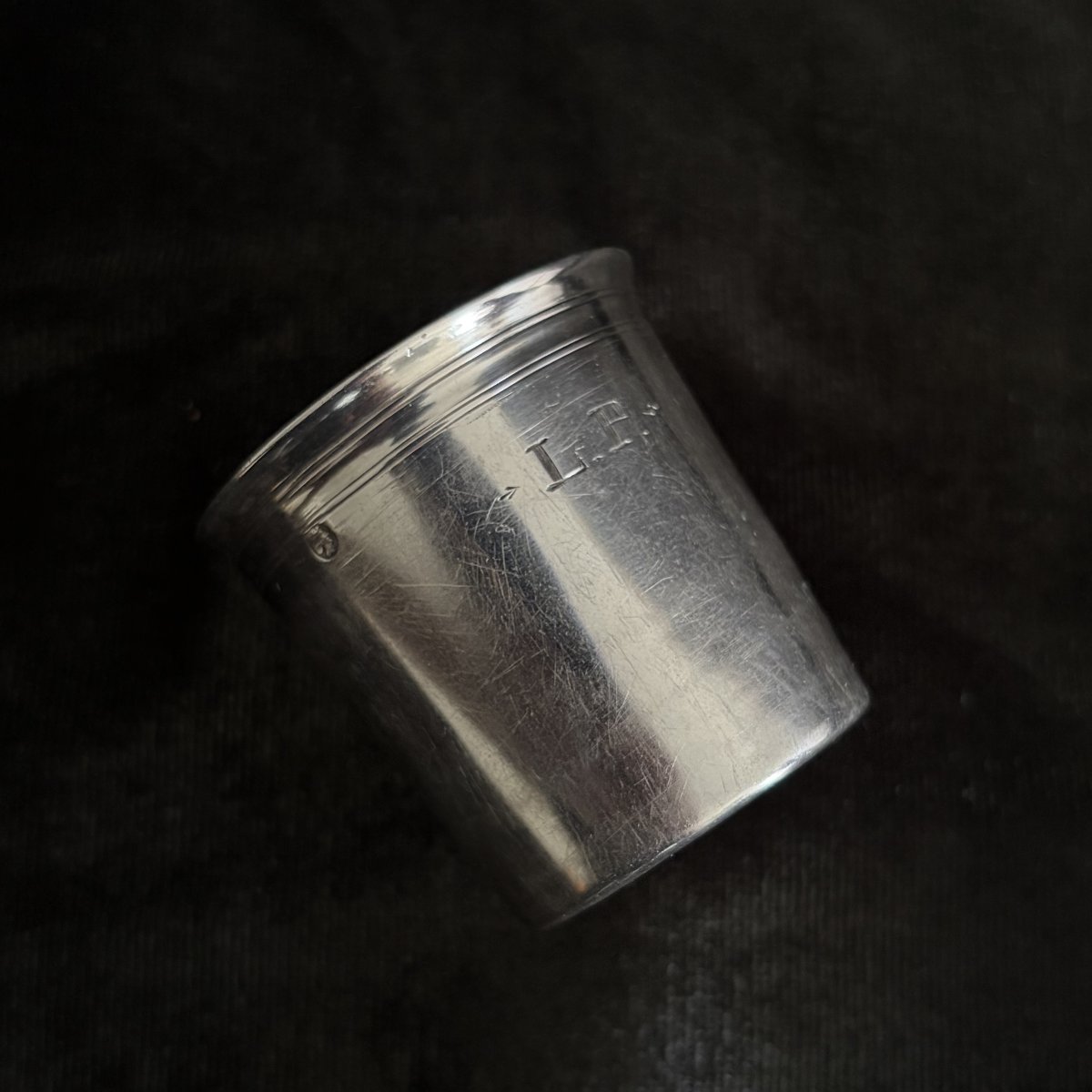 Six timbales monogrammées "L.P." en argent par Louis Tassin, époque Empire-photo-4