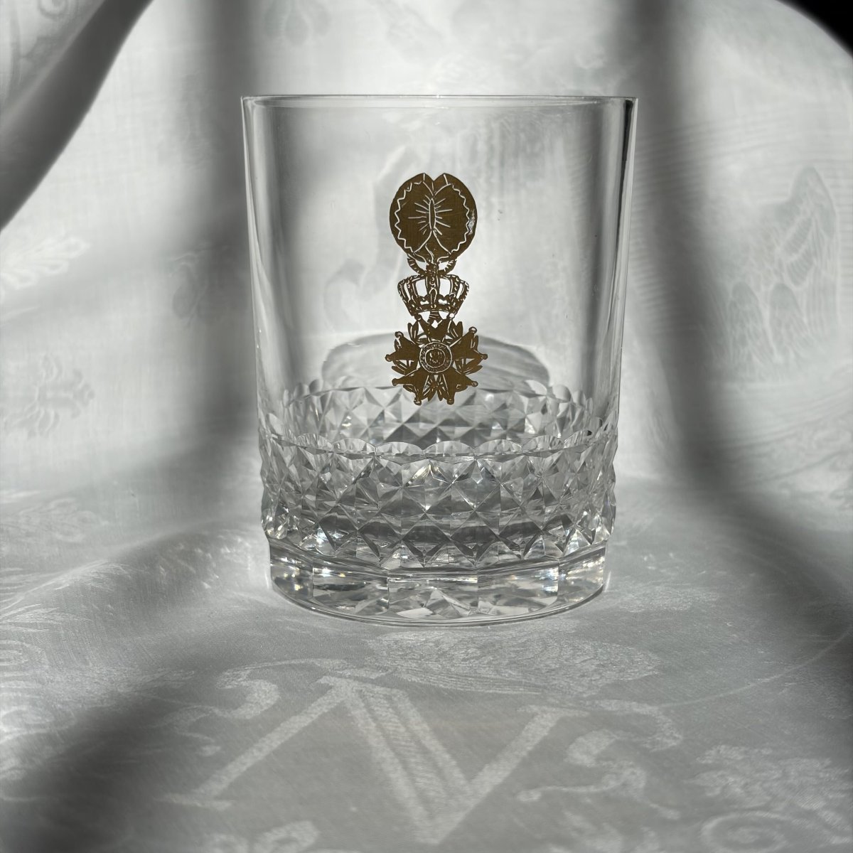 Cut Crystal Goblet Adorned With A Gold Legion Of Honor Under A Royal Crown-photo-2