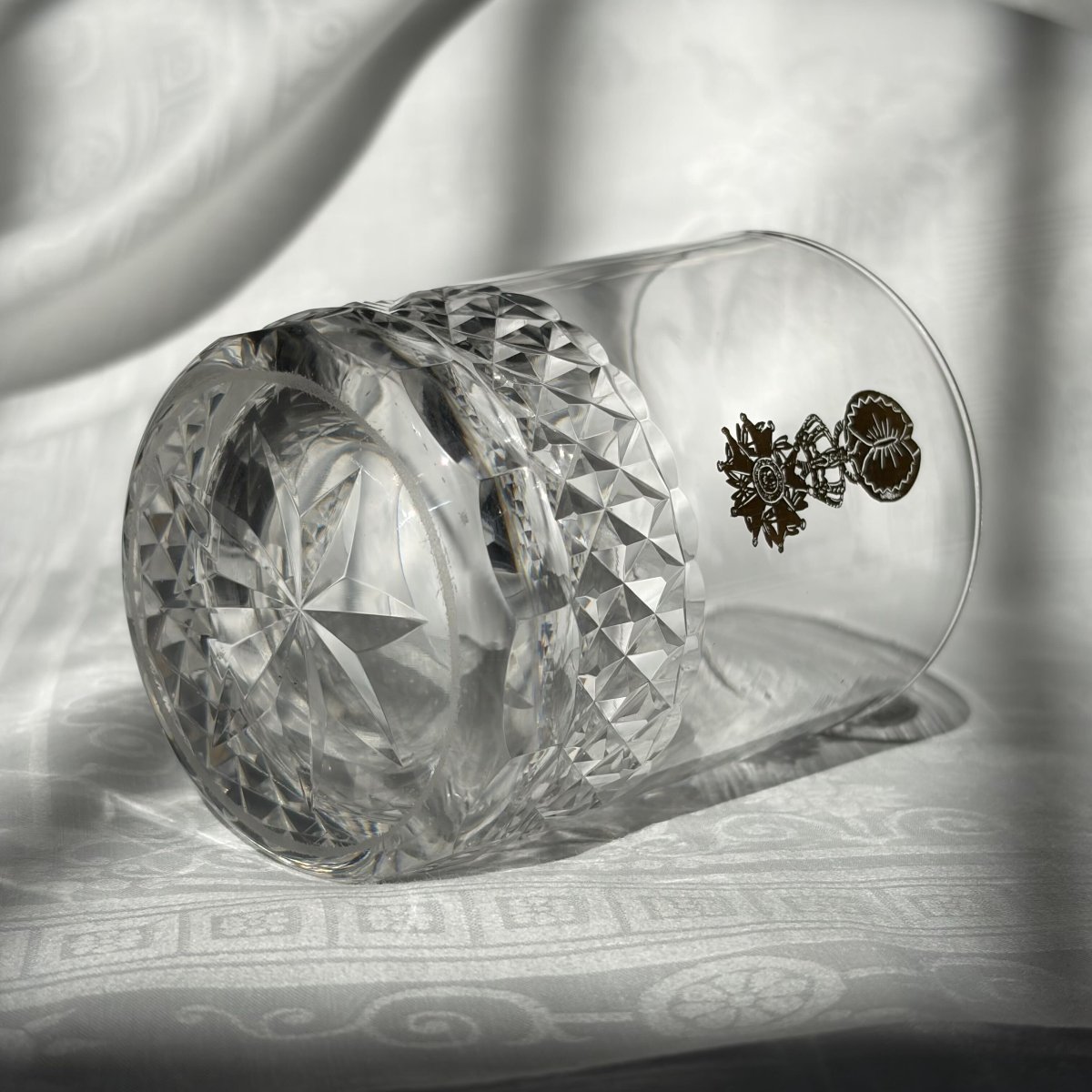 Cut Crystal Goblet Adorned With A Gold Legion Of Honor Under A Royal Crown-photo-3