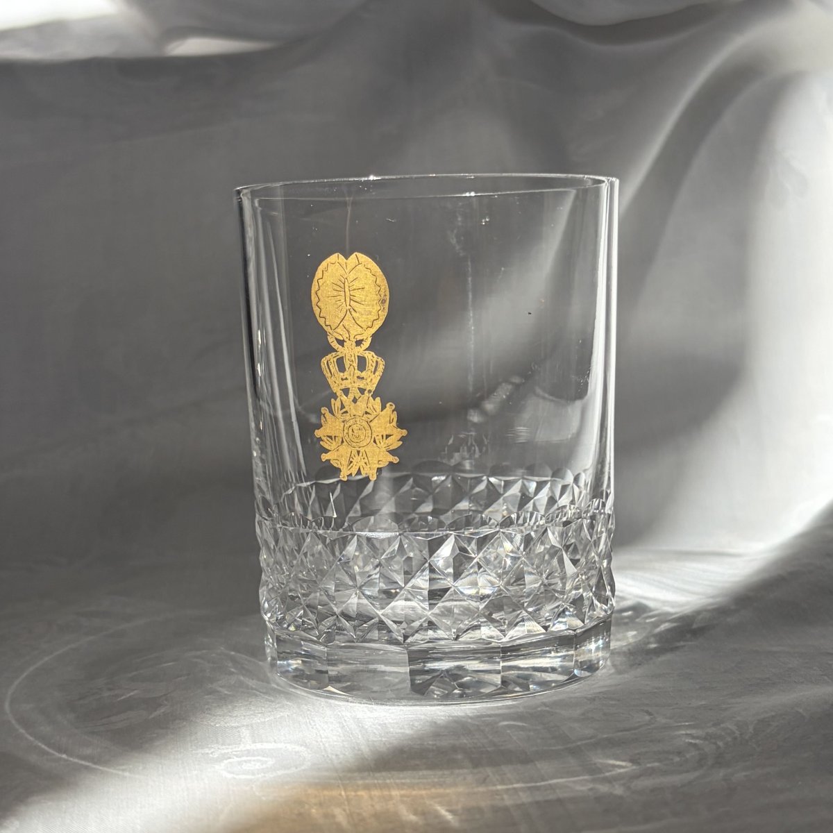 Cut Crystal Goblet Adorned With A Gold Legion Of Honor Under A Royal Crown-photo-2