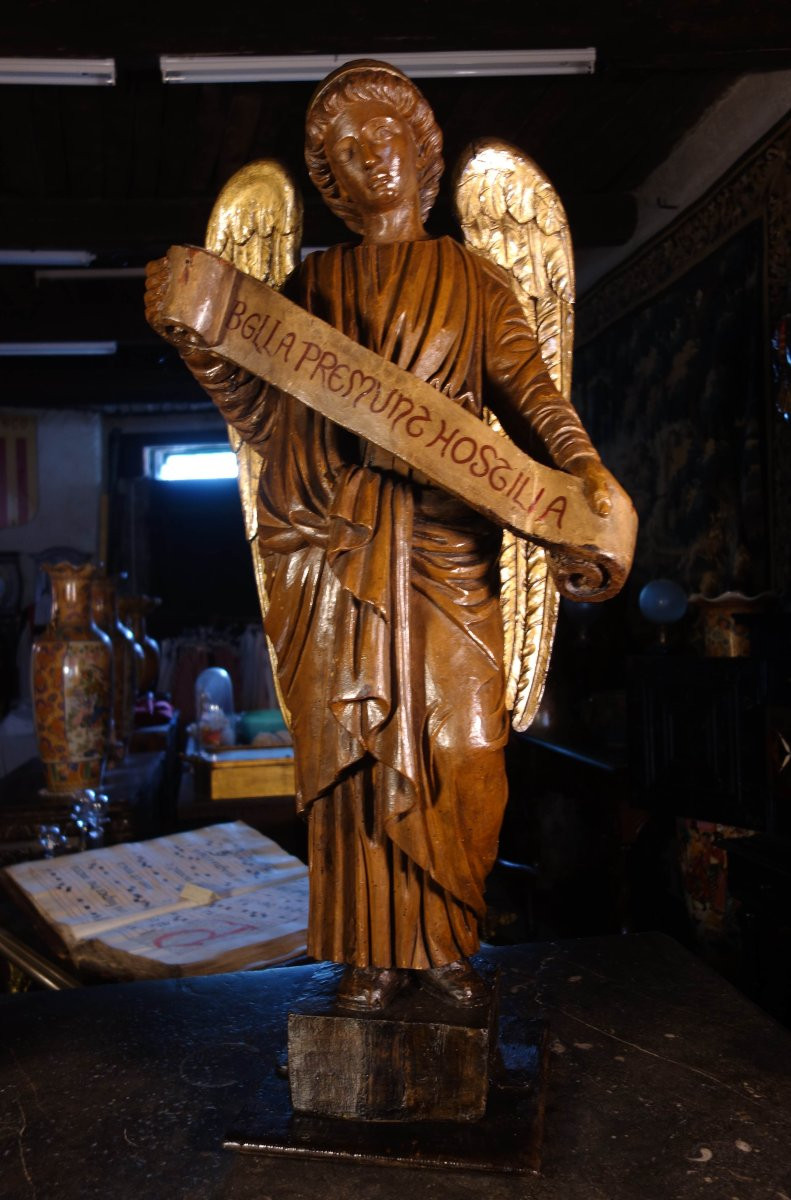 Grande paire d’anges en bois massif et doré, XVIIIe siècle-photo-1