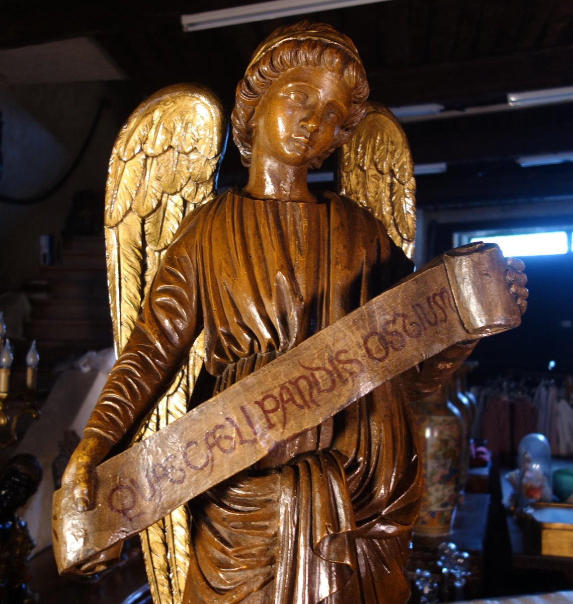Grande paire d’anges en bois massif et doré, XVIIIe siècle-photo-2