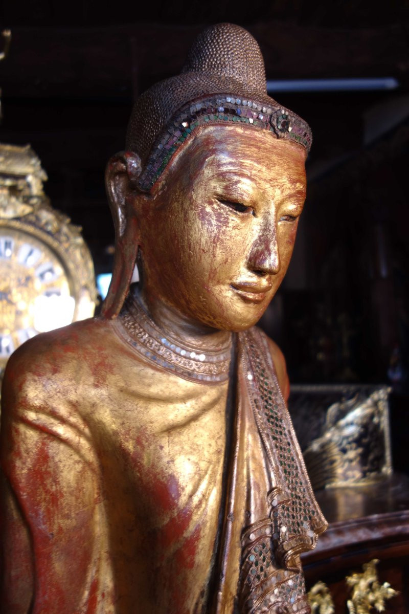 Grand Bouddha Birman en bois sculpté doré-photo-4