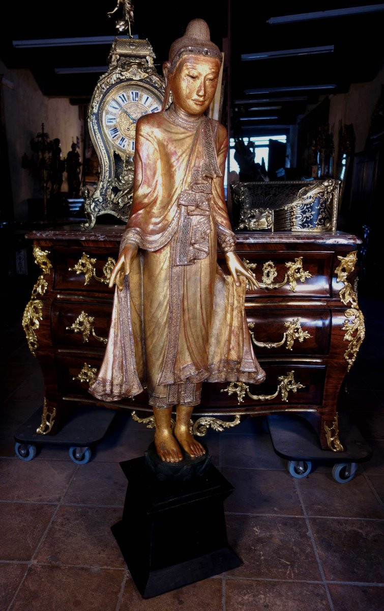 Grand Bouddha Birman en bois sculpté doré-photo-5