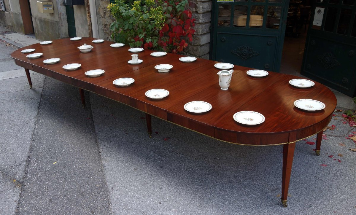 A Castle-sized Table In Flamed Mahogany, 5 Meters Long-photo-5