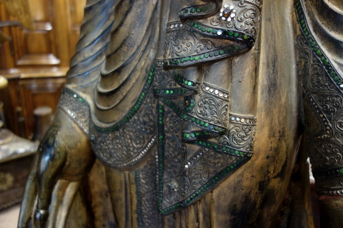 Important Bouddha Mandalay en bois sculpté, deux mètres environ-photo-1