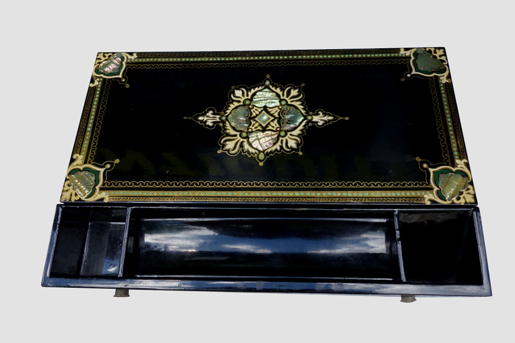 Cabinet Trip Lady With Inkstand-photo-6