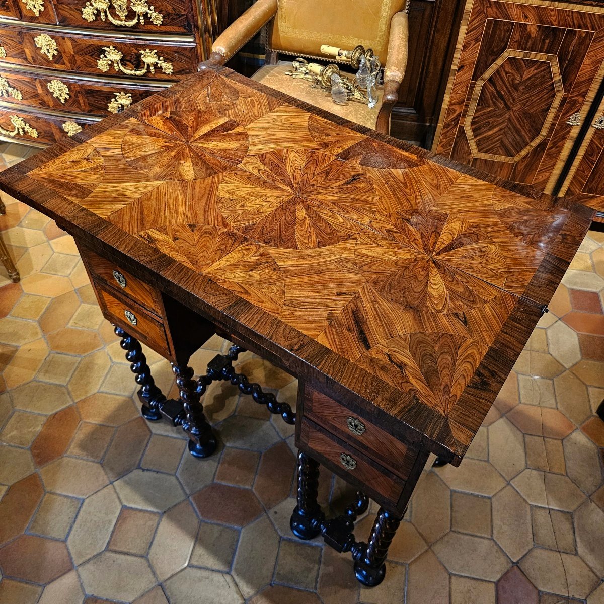 Bureau Mazarin d’alcôve à dessus brisé, époque Louis XIV-photo-4