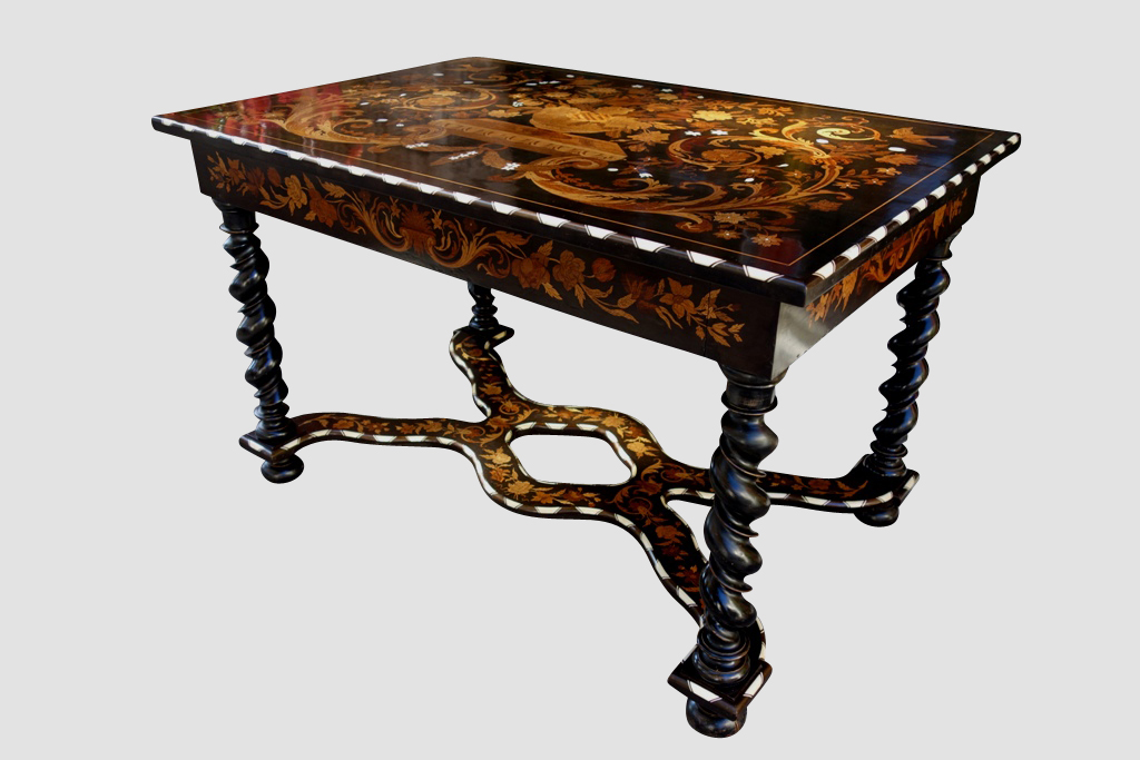Desk / Table For Mazarine Jasmins-photo-6