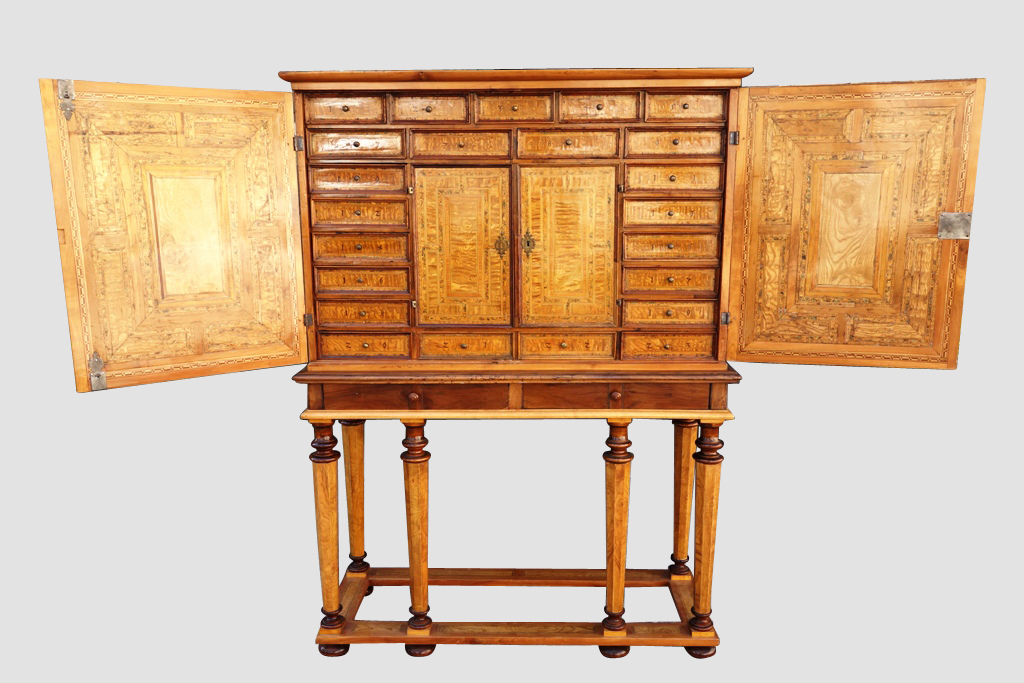German Cabinet, XVII Century