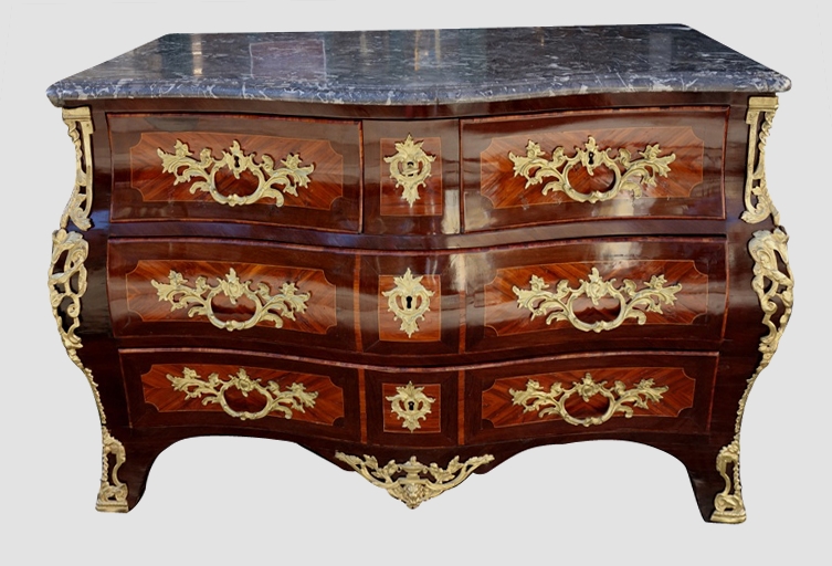 Commode tombeau en palissandre estampillée Mondon