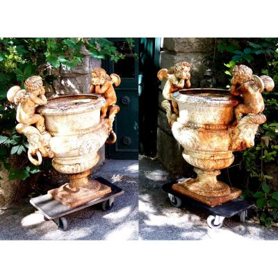 Pair Of Medici Vases With Cherubs, 1 Meter