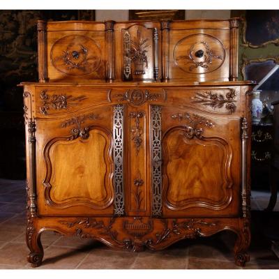 Provençal Arlésien Sliding Buffet In Walnut, Eighteenth Century