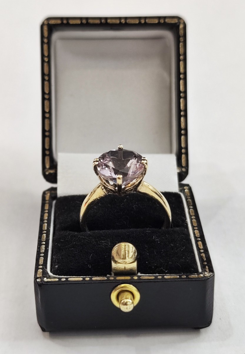 Gold And Amethyst Ring