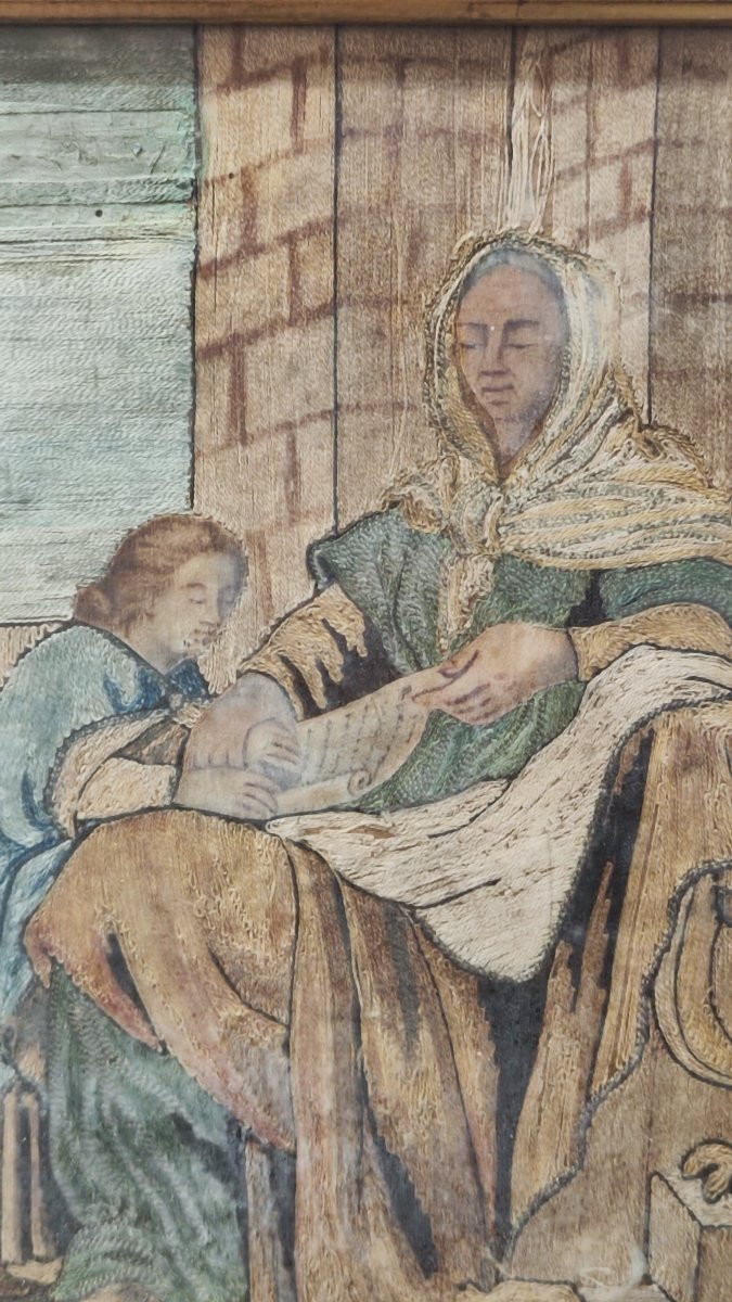 Deux broderies du XVIIIe siècle réalisées au fil collé, représentant sainte Anne et la Vierge M-photo-3