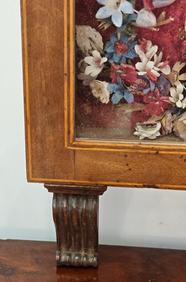 Antique Display Case With An Alabaster Madonna Of Trapani And Silk Flowers - 19th Century-photo-1